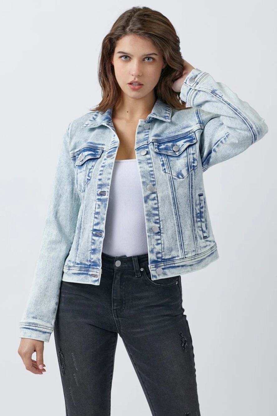 Risen Women's Medium Blue Vintage Wash Denim Trucker Jacket Streetwear Y2K Q7-10
